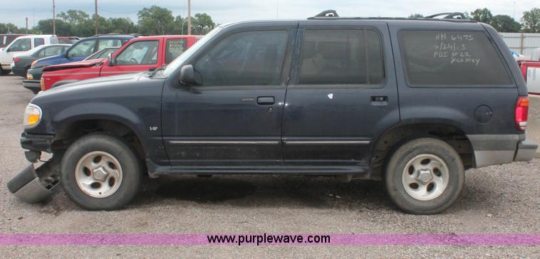 image for item I7818 2000 Ford Explorer XLT SUV