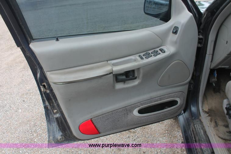 image for item I7818 2000 Ford Explorer XLT SUV