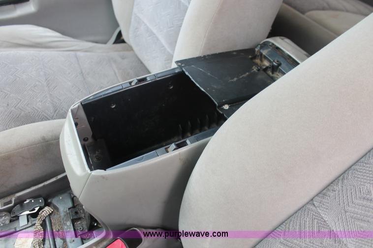 image for item I7818 2000 Ford Explorer XLT SUV