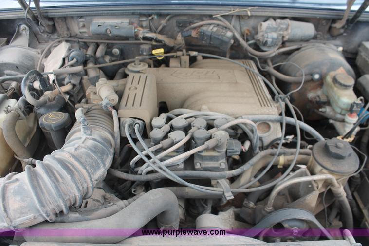 image for item I7818 2000 Ford Explorer XLT SUV