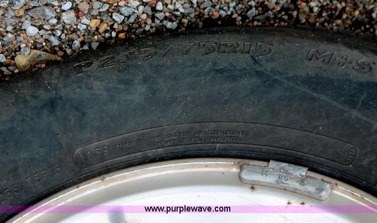 image for item I7818 2000 Ford Explorer XLT SUV