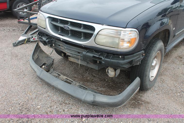 image for item I7818 2000 Ford Explorer XLT SUV