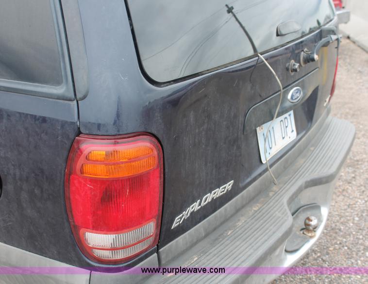 image for item I7818 2000 Ford Explorer XLT SUV