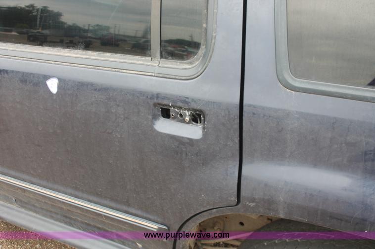 image for item I7818 2000 Ford Explorer XLT SUV