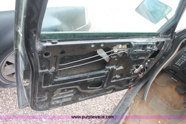 image for item I7819 1986 GMC Jimmy S15 Sierra Classic SUV