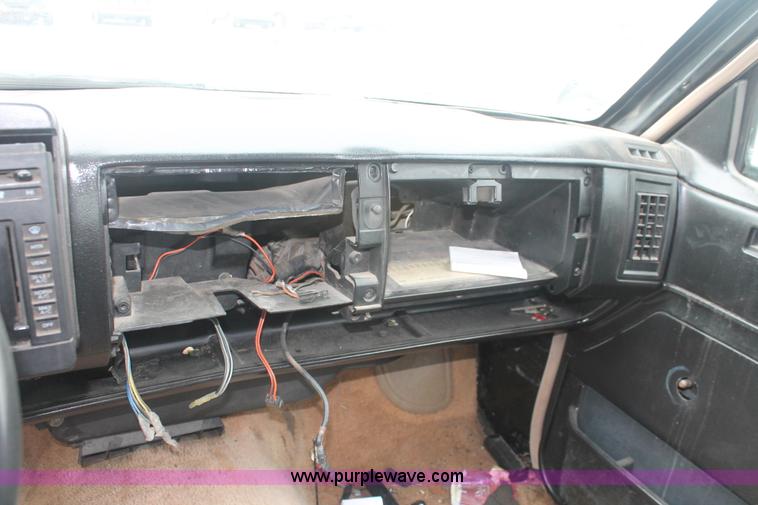 image for item I7819 1986 GMC Jimmy S15 Sierra Classic SUV