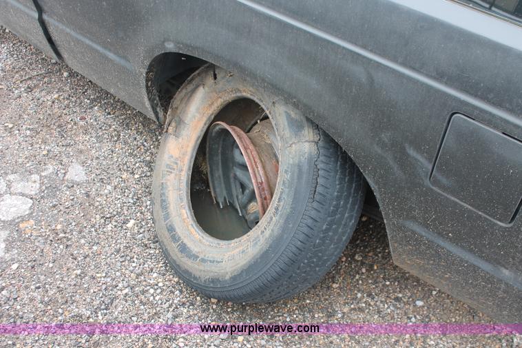 image for item I7819 1986 GMC Jimmy S15 Sierra Classic SUV