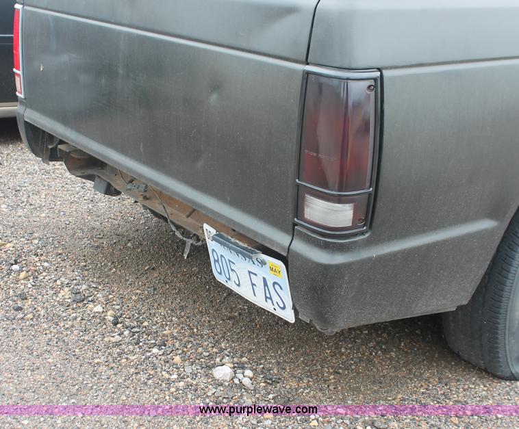 image for item I7819 1986 GMC Jimmy S15 Sierra Classic SUV