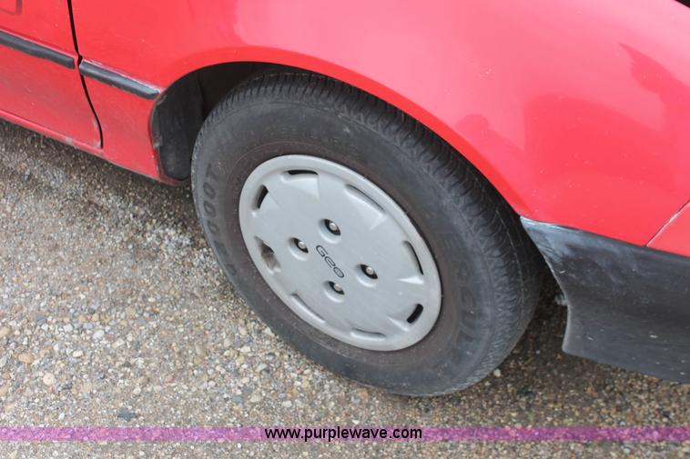 image for item I7820 1991 Geo Metro LSi