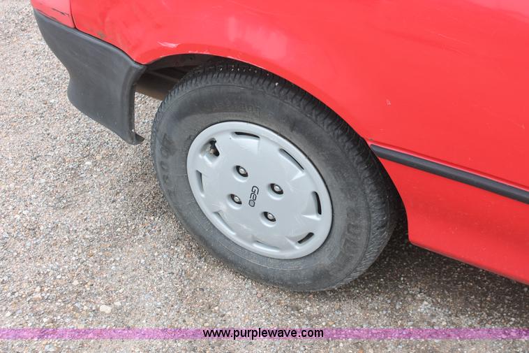 image for item I7820 1991 Geo Metro LSi