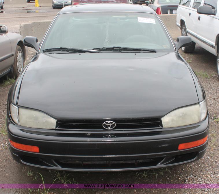 image for item I7822 1992 Toyota Camry XLE