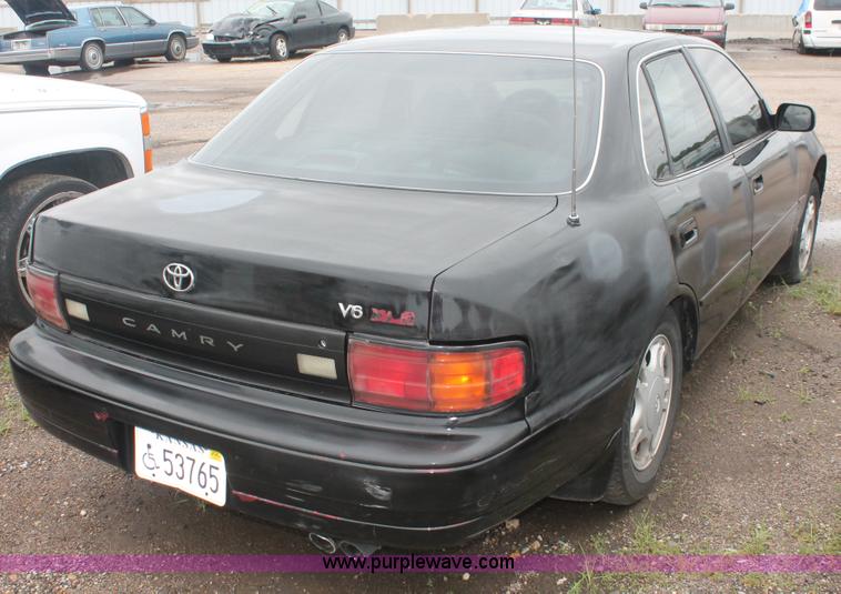 image for item I7822 1992 Toyota Camry XLE