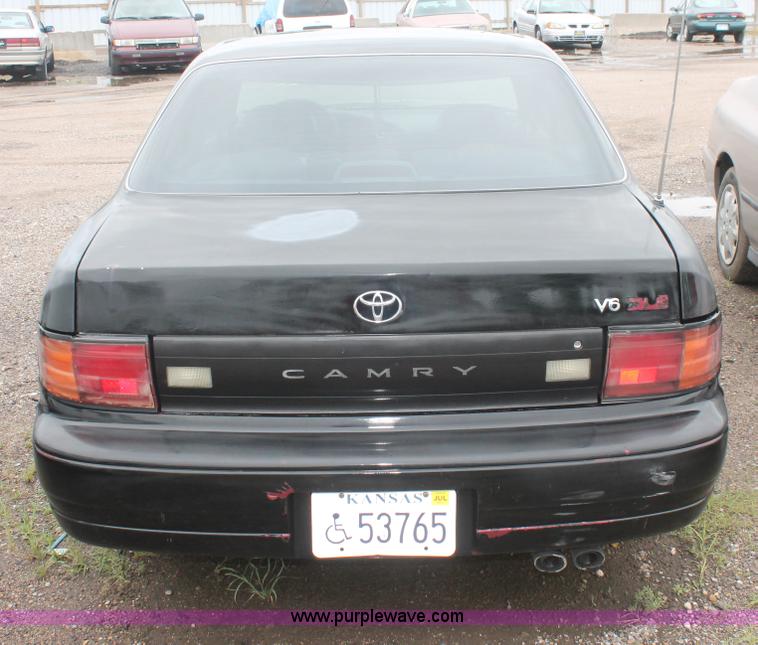 image for item I7822 1992 Toyota Camry XLE