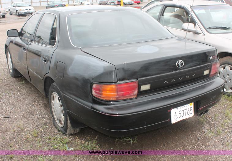image for item I7822 1992 Toyota Camry XLE