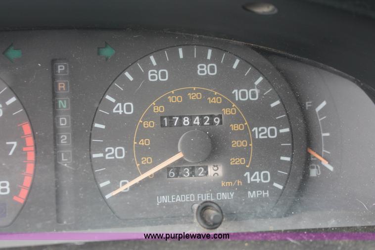 image for item I7822 1992 Toyota Camry XLE