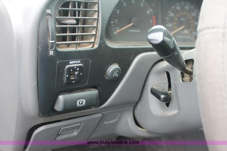 image for item I7822 1992 Toyota Camry XLE