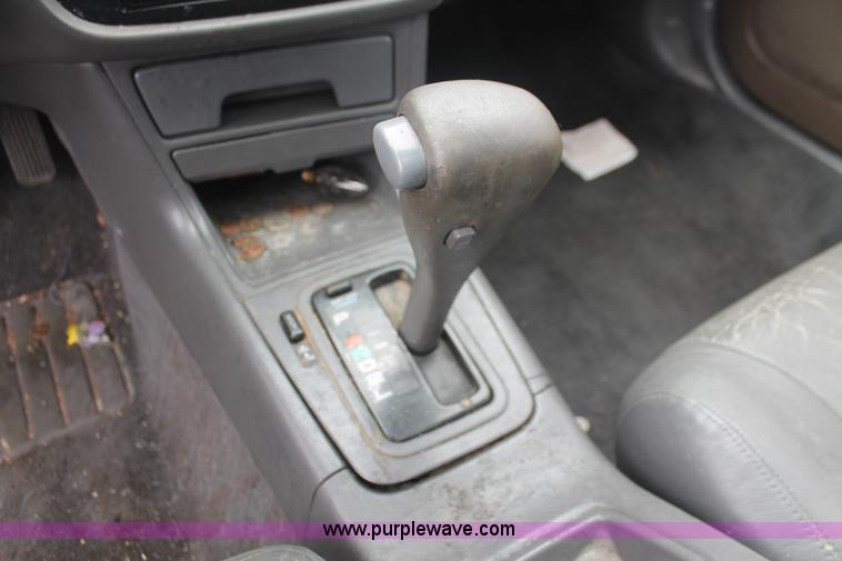 image for item I7822 1992 Toyota Camry XLE