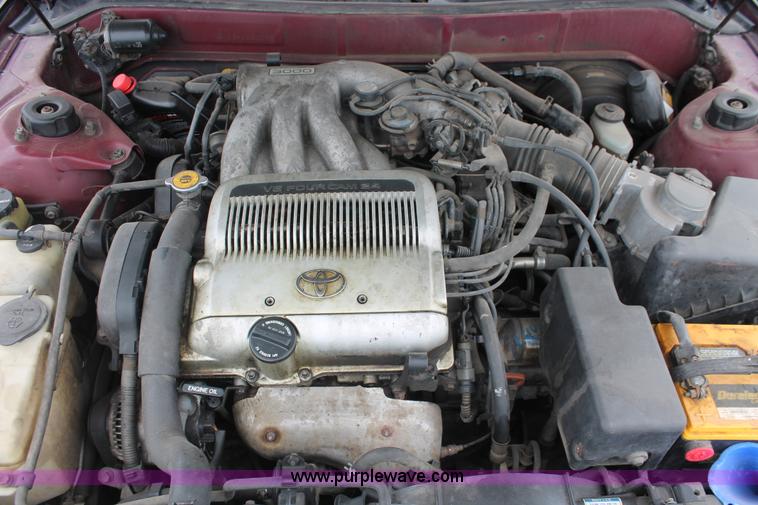 image for item I7822 1992 Toyota Camry XLE