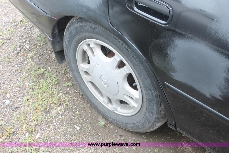 image for item I7822 1992 Toyota Camry XLE