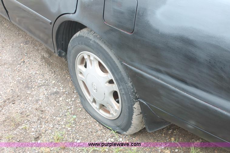 image for item I7822 1992 Toyota Camry XLE