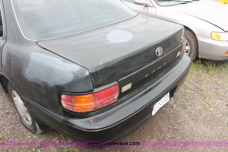 image for item I7822 1992 Toyota Camry XLE