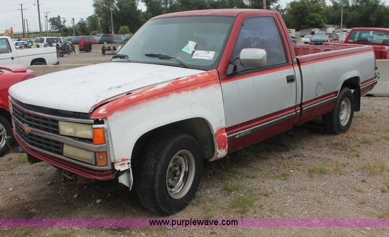 image for item I7823 1992 Chevrolet 1500 pickup truck