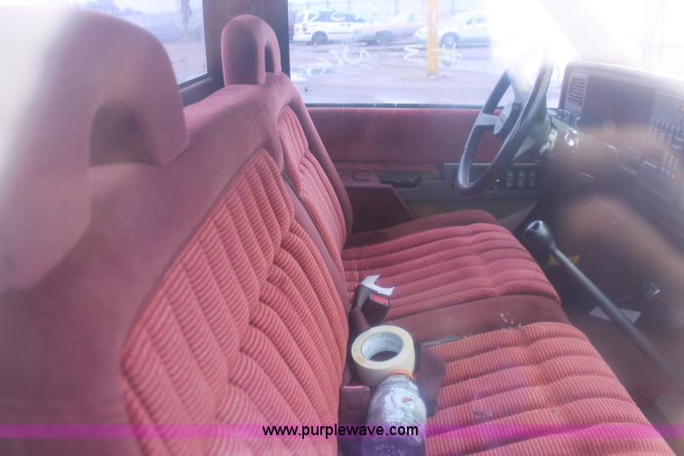 image for item I7823 1992 Chevrolet 1500 pickup truck