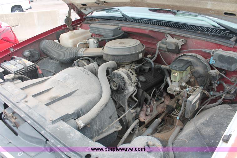 image for item I7823 1992 Chevrolet 1500 pickup truck