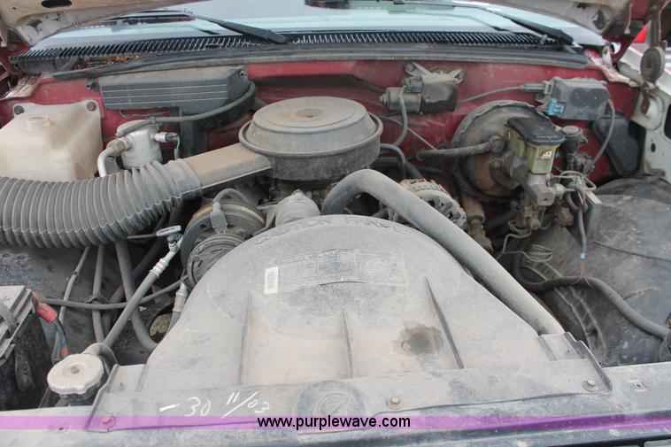 image for item I7823 1992 Chevrolet 1500 pickup truck