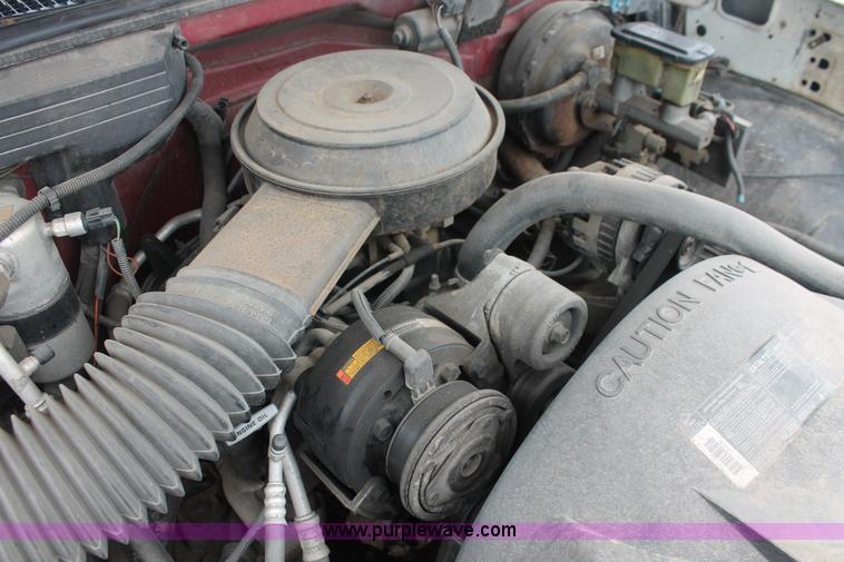 image for item I7823 1992 Chevrolet 1500 pickup truck