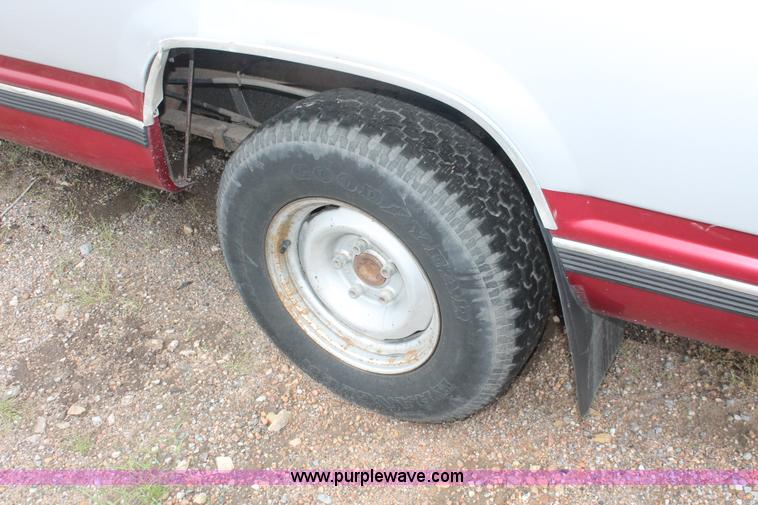 image for item I7823 1992 Chevrolet 1500 pickup truck