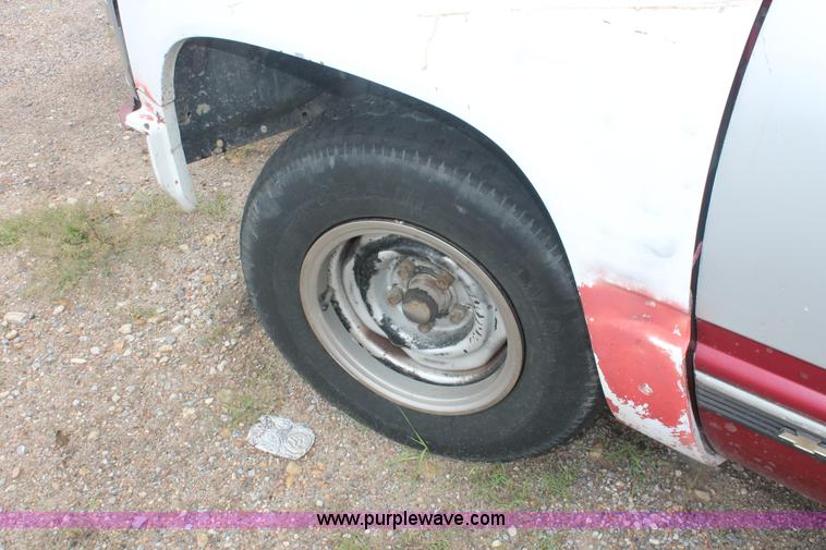 image for item I7823 1992 Chevrolet 1500 pickup truck