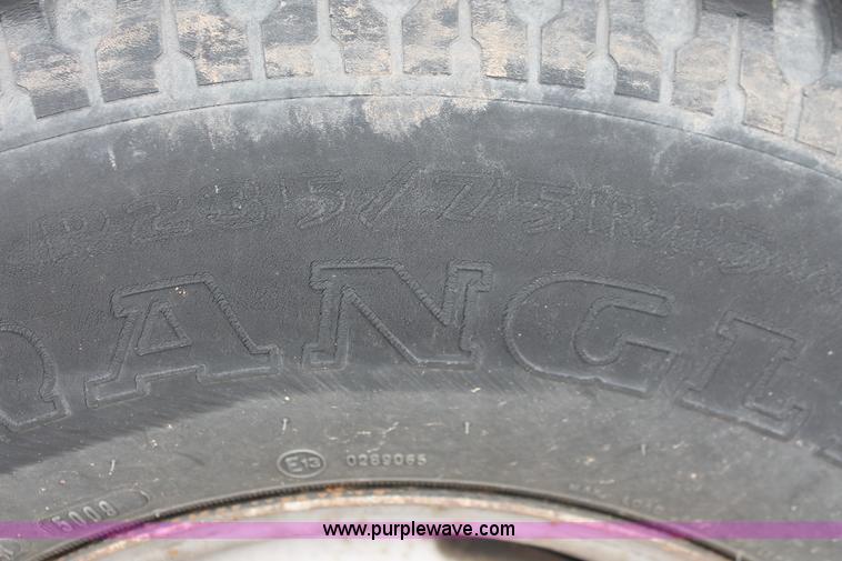 image for item I7823 1992 Chevrolet 1500 pickup truck