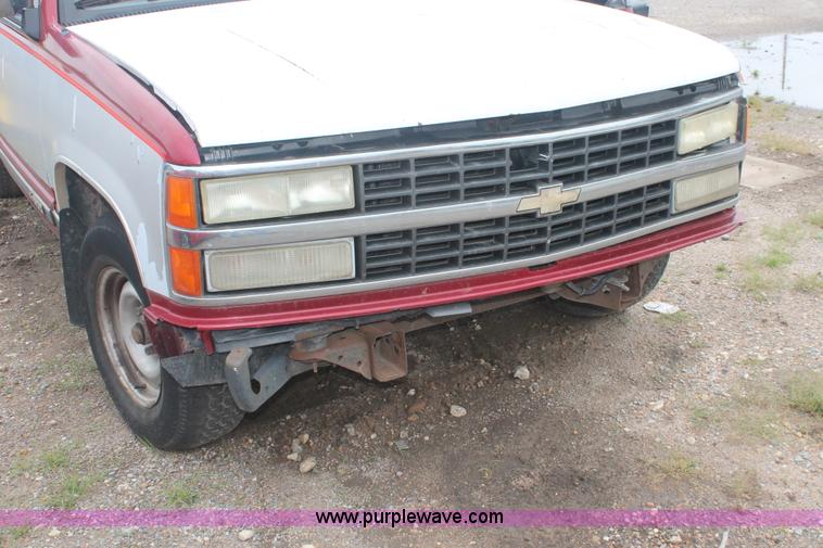 image for item I7823 1992 Chevrolet 1500 pickup truck