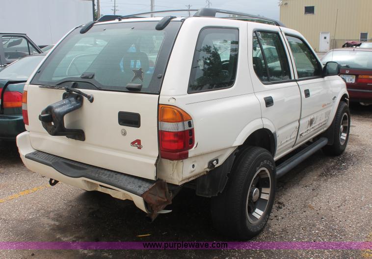 image for item I7824 1998 Isuzu Rodeo SUV