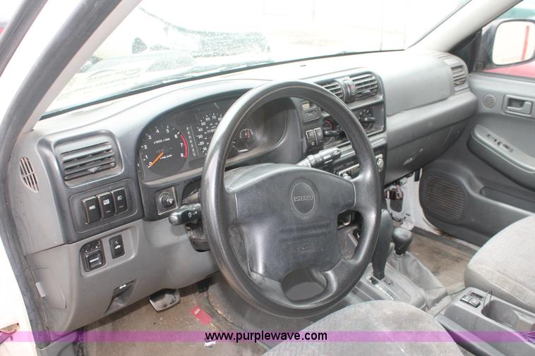 image for item I7824 1998 Isuzu Rodeo SUV