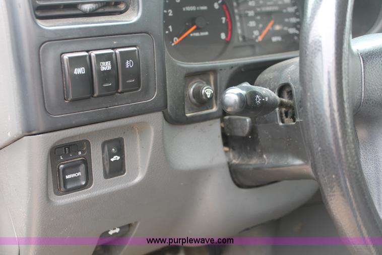 image for item I7824 1998 Isuzu Rodeo SUV