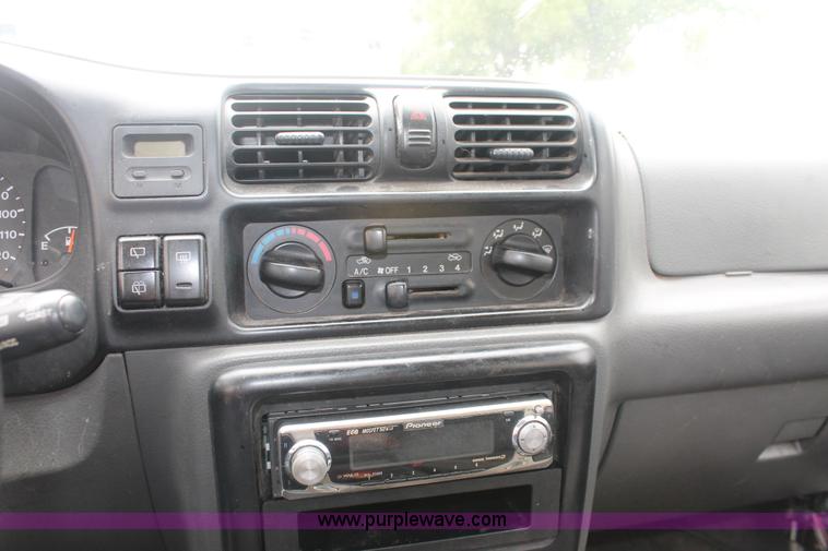 image for item I7824 1998 Isuzu Rodeo SUV