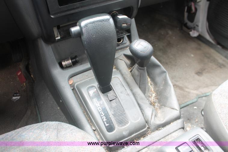 image for item I7824 1998 Isuzu Rodeo SUV