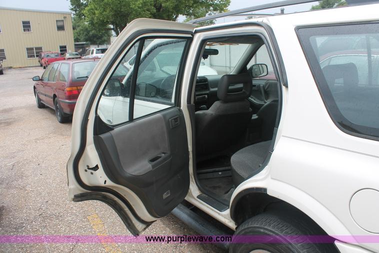 image for item I7824 1998 Isuzu Rodeo SUV