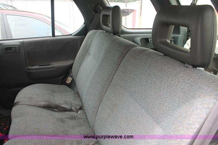 image for item I7824 1998 Isuzu Rodeo SUV