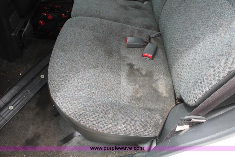 image for item I7824 1998 Isuzu Rodeo SUV