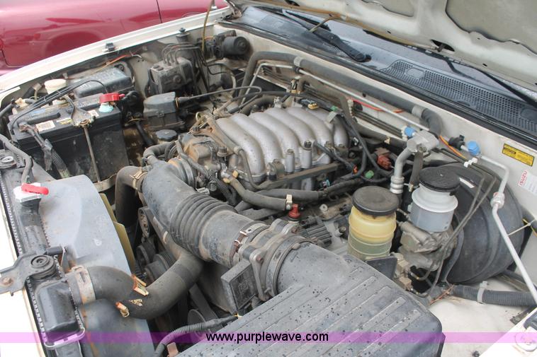 image for item I7824 1998 Isuzu Rodeo SUV