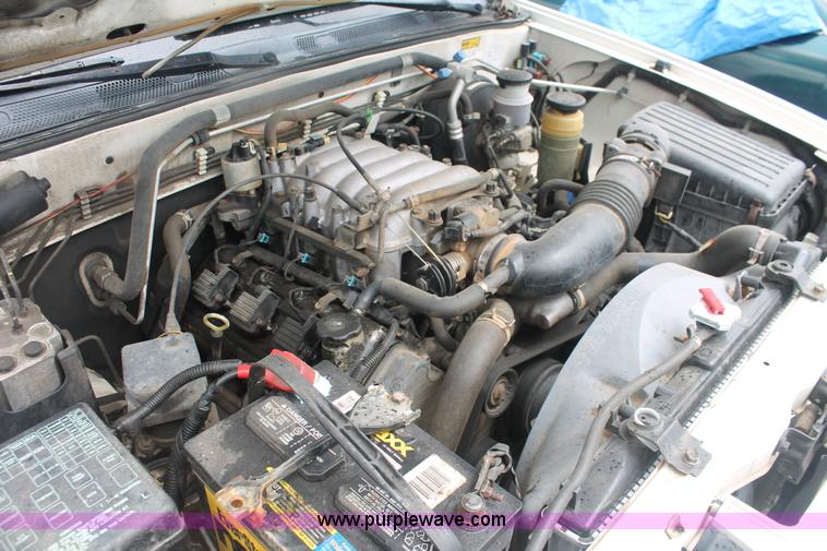 image for item I7824 1998 Isuzu Rodeo SUV