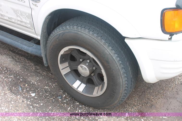 image for item I7824 1998 Isuzu Rodeo SUV