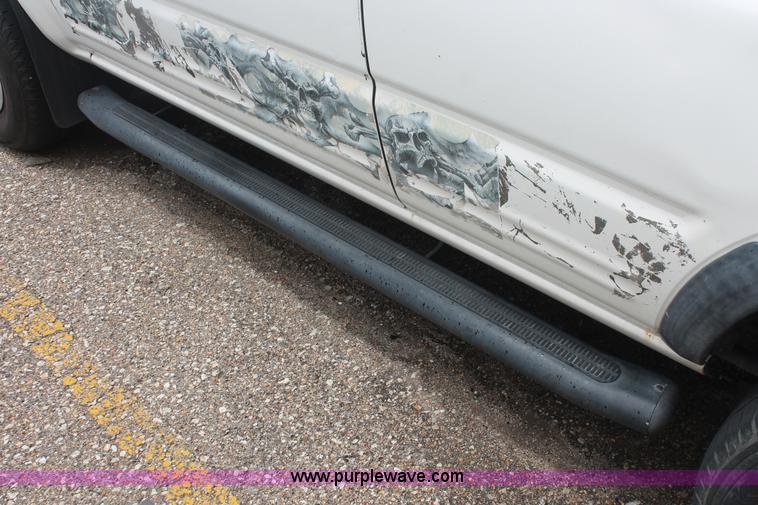 image for item I7824 1998 Isuzu Rodeo SUV