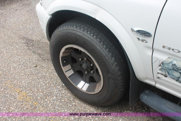 image for item I7824 1998 Isuzu Rodeo SUV