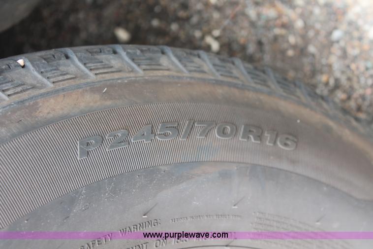 image for item I7824 1998 Isuzu Rodeo SUV