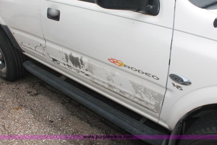 image for item I7824 1998 Isuzu Rodeo SUV