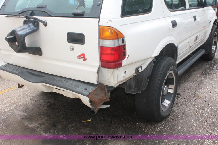image for item I7824 1998 Isuzu Rodeo SUV
